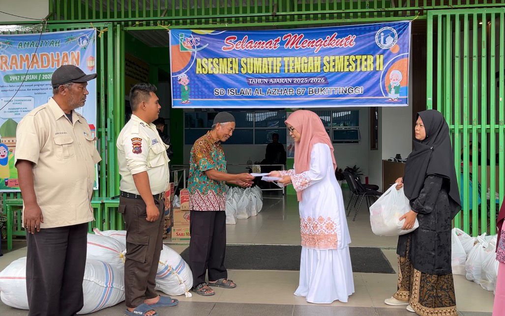 BAKTI SOSIAL SEKOLAH ISLAM AL AZHAR BUKITTINGGI foto 1