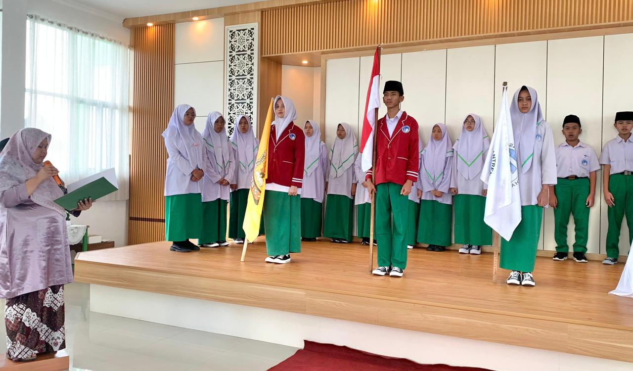 Pelantikan Kepengurusan OSIS SMPIA 39 Bukittinggi TP 2026-2027 foto 2